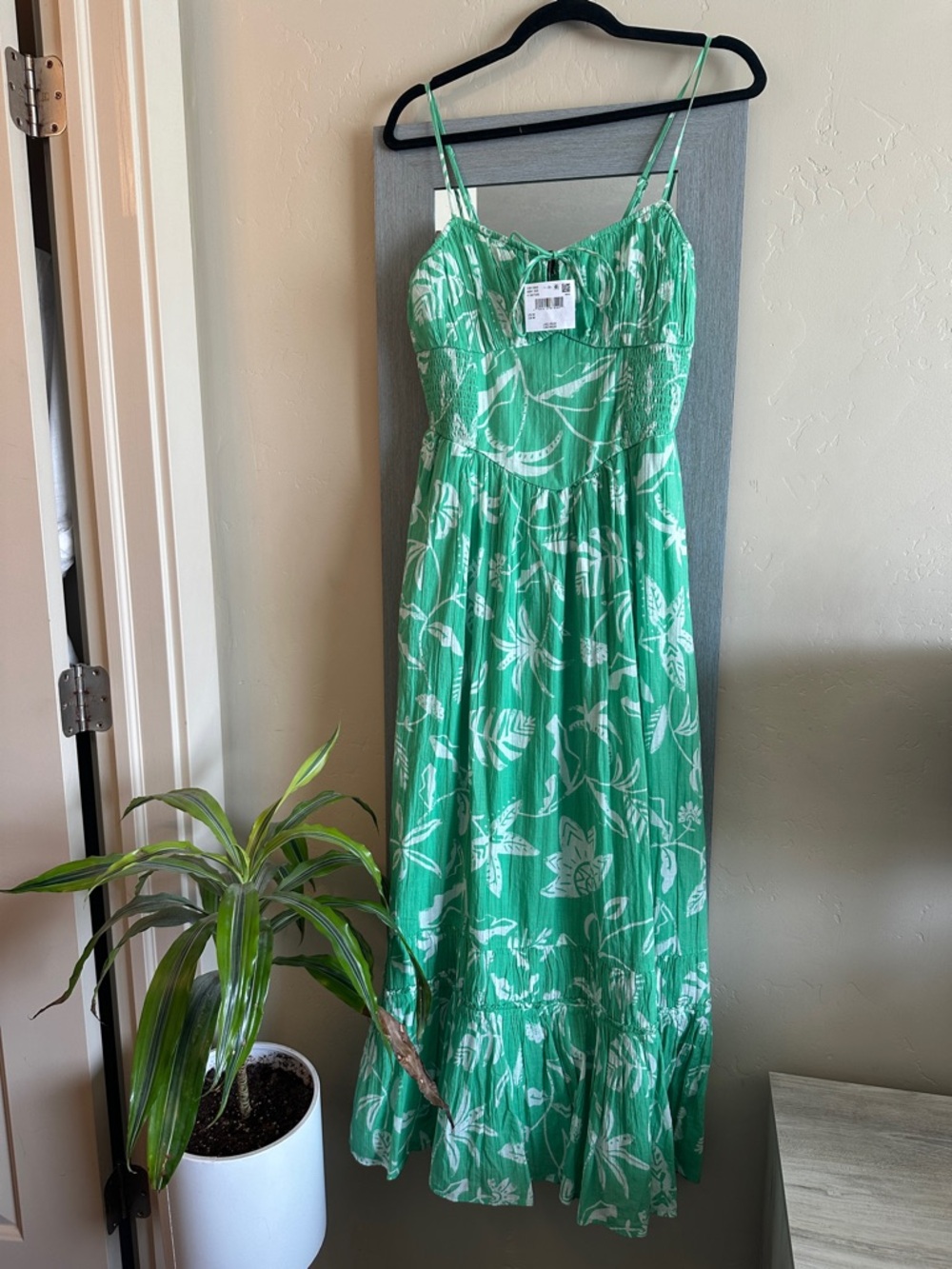 American Eagle Outfitters Green and White Floral Maxi Dress